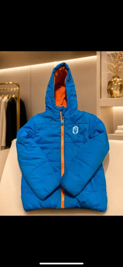 Chaqueta azul con capucha para niños 2 por 15000 - miniatura 1