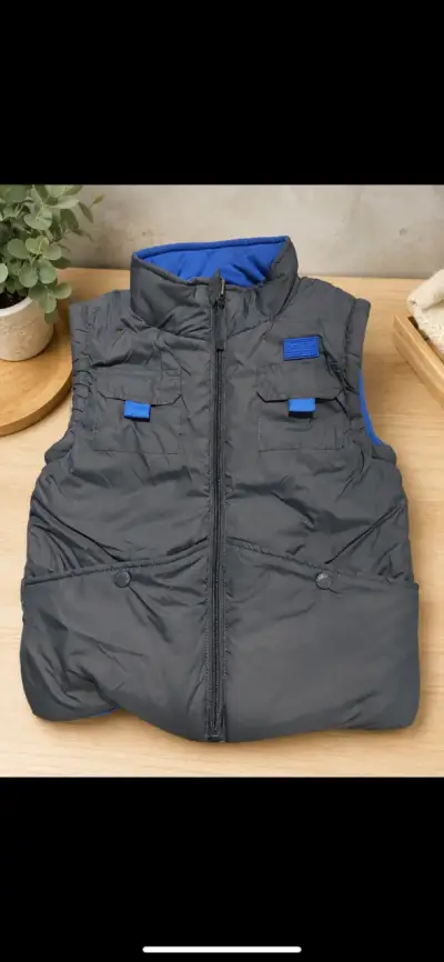 Chaqueta azul con capucha para niños 2 por 15000 - miniatura 2