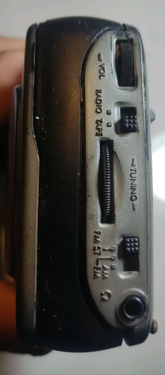 Personal vintage IRT PS 670A con radio AM/FM - 3