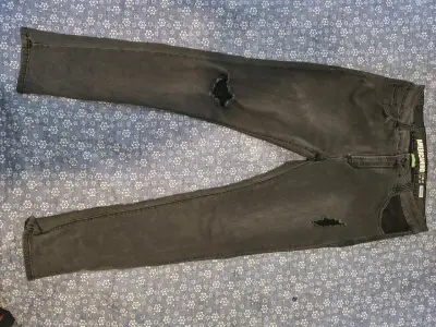 Jeans negros desgastados para hombre - miniatura 1