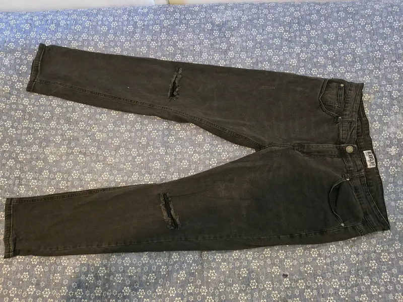 Jeans negros para hombre - 1