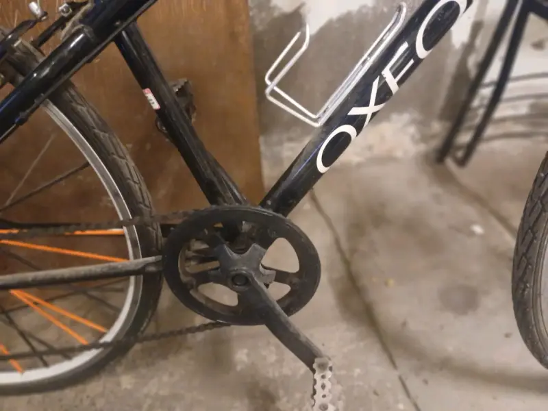 Bicicleta Oxford negra con detalles naranjas - 2