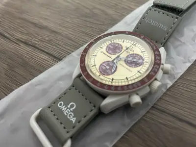 Reloj OmegaSpeedmaster MoonSwatch edición especial - miniatura 1