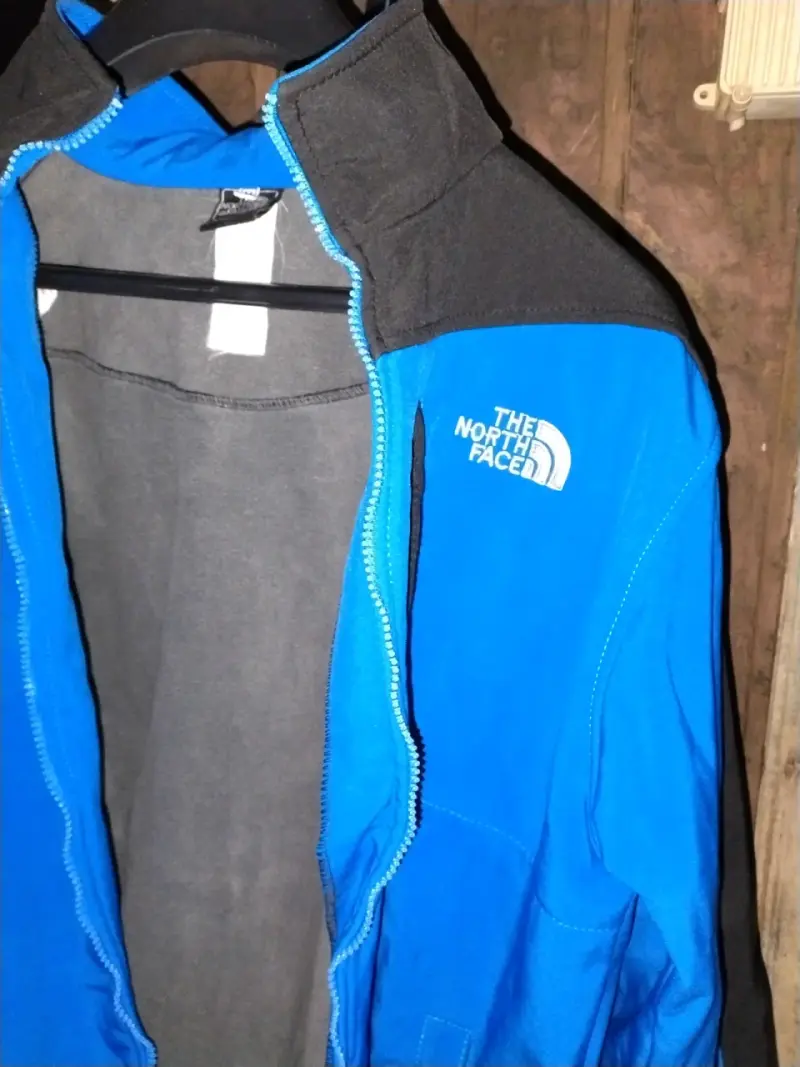 Chaqueta The North Face azul y negra - 1
