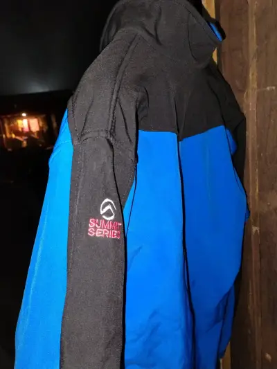 Chaqueta The North Face azul y negra - miniatura 3