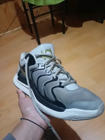 Zapatillas de basketball Nike KD 17 grises - miniatura 1