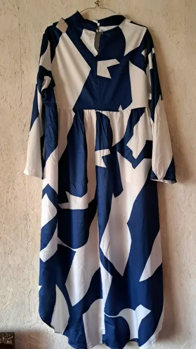 Vestido/bluzon largo  estampado azul y blanco - miniatura 4