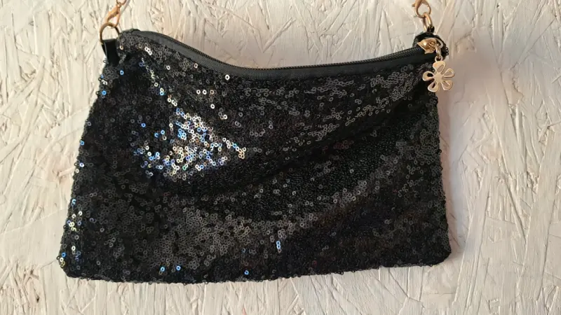 Cartera de mano negra con lentejuelas - 2
