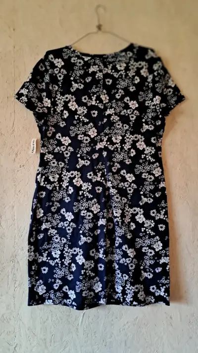 Vestido floral azul marino con margaritas - miniatura 4