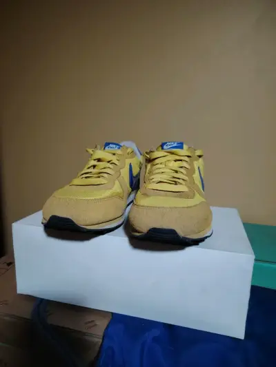 Zapatillas deportivas Nike amarillas y azules - miniatura 5