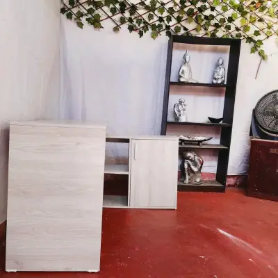 Escritorio esquinero de madera clara - miniatura 3