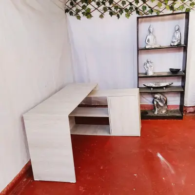 Escritorio esquinero de madera clara - miniatura 4