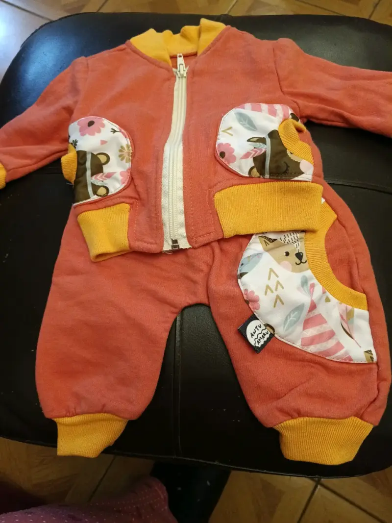 Conjunto de bebé colorido con diseño animal - 1