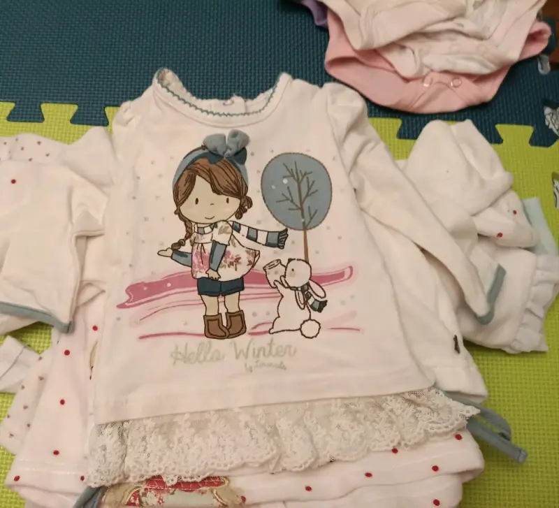 Polera de bebé celeste con arcoíris - 6