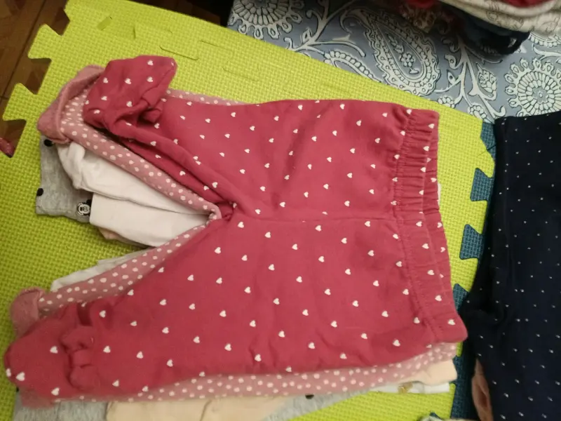 Pantalón de bebé azul con piecitos - 5
