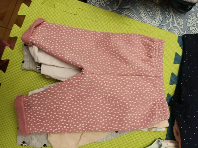 Pantalón de bebé azul con piecitos - 6