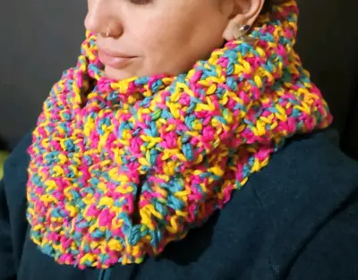 Cuello holgado de lana hipoalergénica tejida a cro - miniatura 4