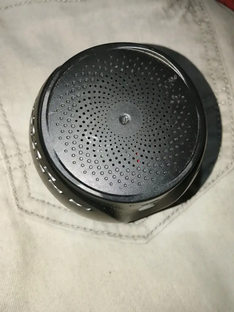 Parlante portátil D-Tech negro - 3
