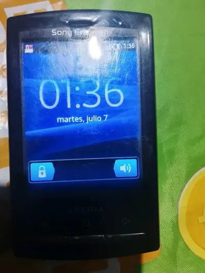 Sony Ericsson Xperia con teclado deslizable - miniatura 3