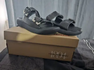 Sandalias negras con hebillas Bata - miniatura 1