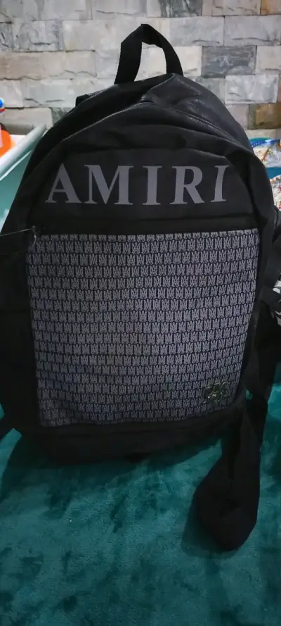 Mochila Amiri negra con diseño moderno - miniatura 1