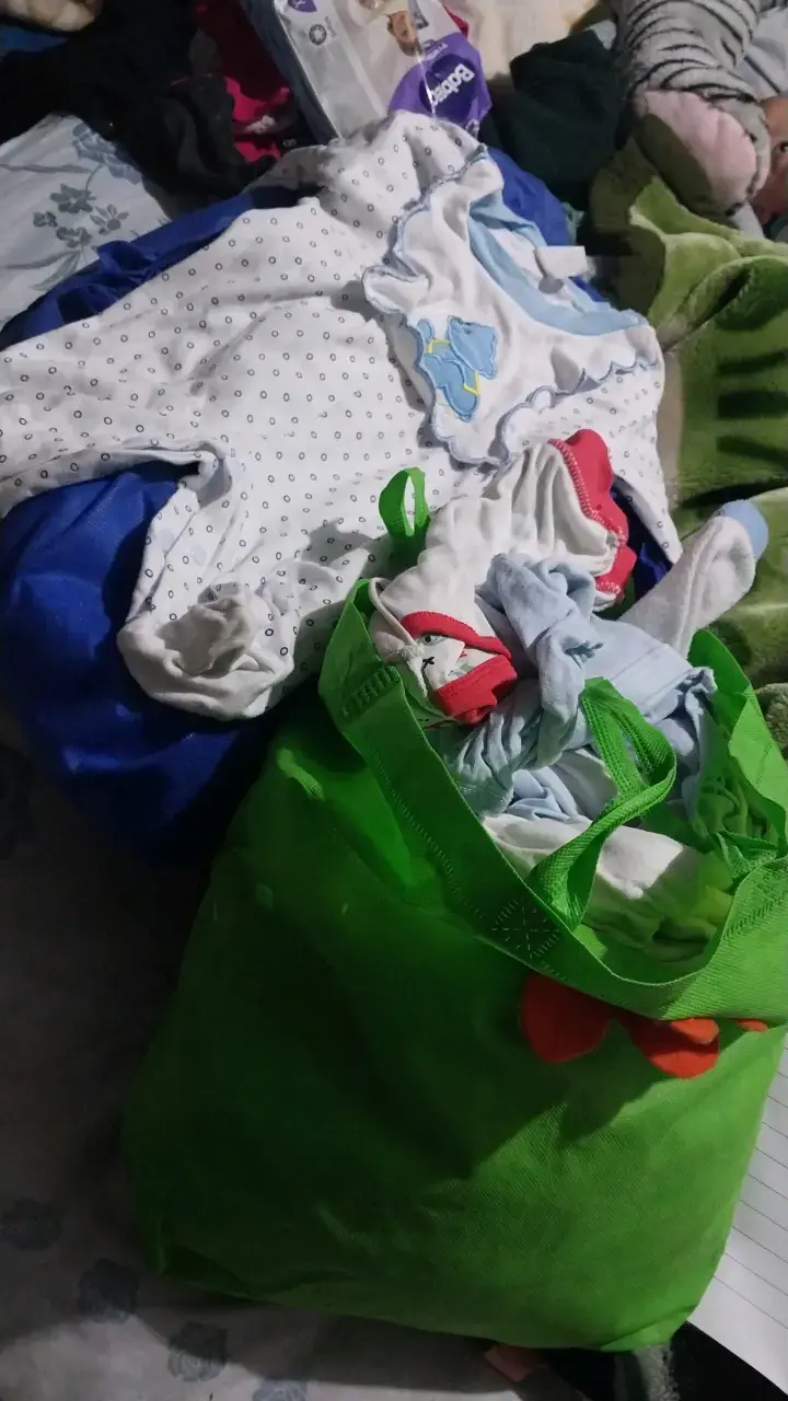 Lote de ropa de bebé variada - 1