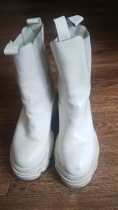 Botas blancas de cuero estilo chunky - miniatura 1