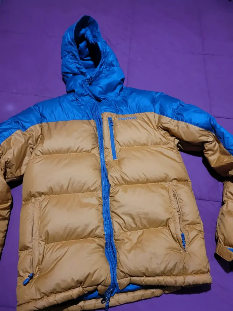 Chaqueta acolchada Marmot bicolor con capucha - 1