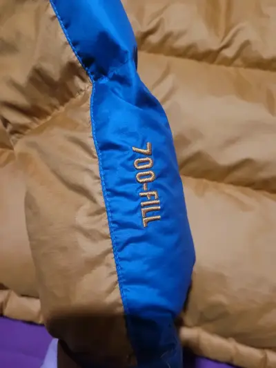 Chaqueta acolchada Marmot bicolor con capucha - miniatura 3