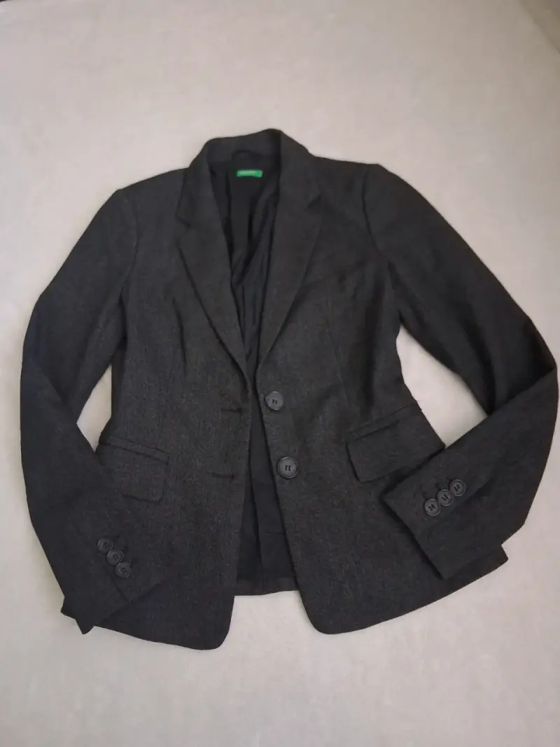 Blazer negro elegante para mujer - 1