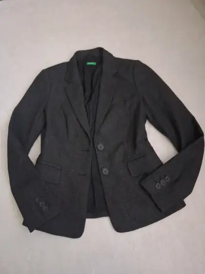 Blazer negro elegante para mujer - miniatura 1
