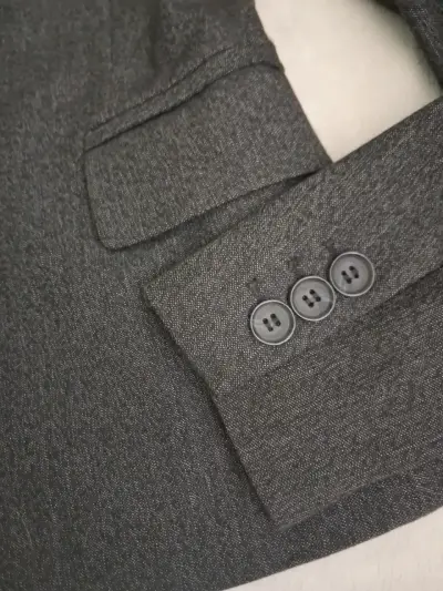 Blazer negro elegante para mujer - miniatura 4