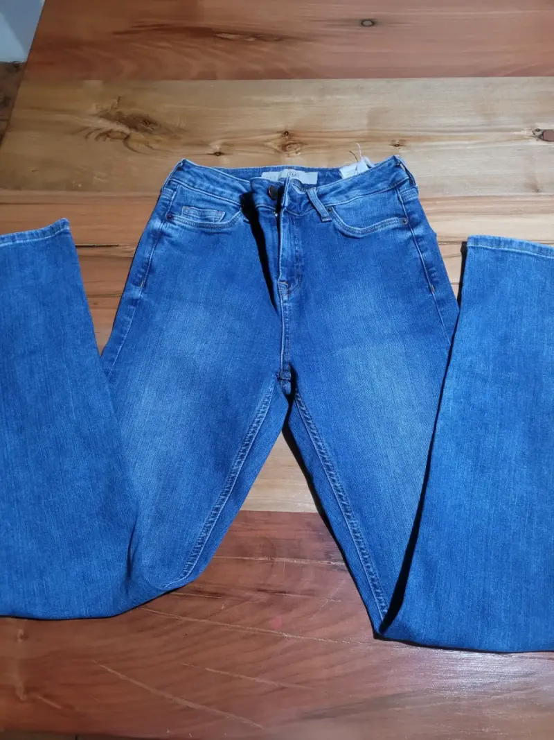 Jeans azul clásico para mujer