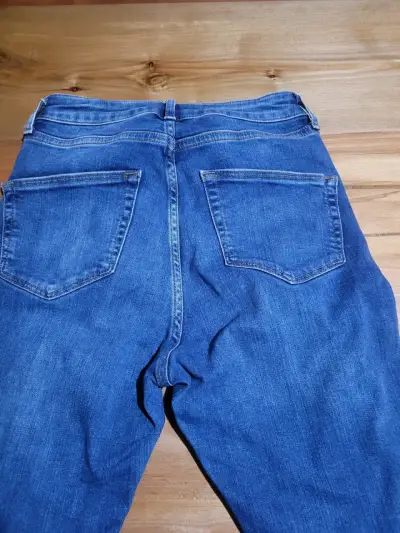 Jeans azul clásico para mujer - miniatura 2