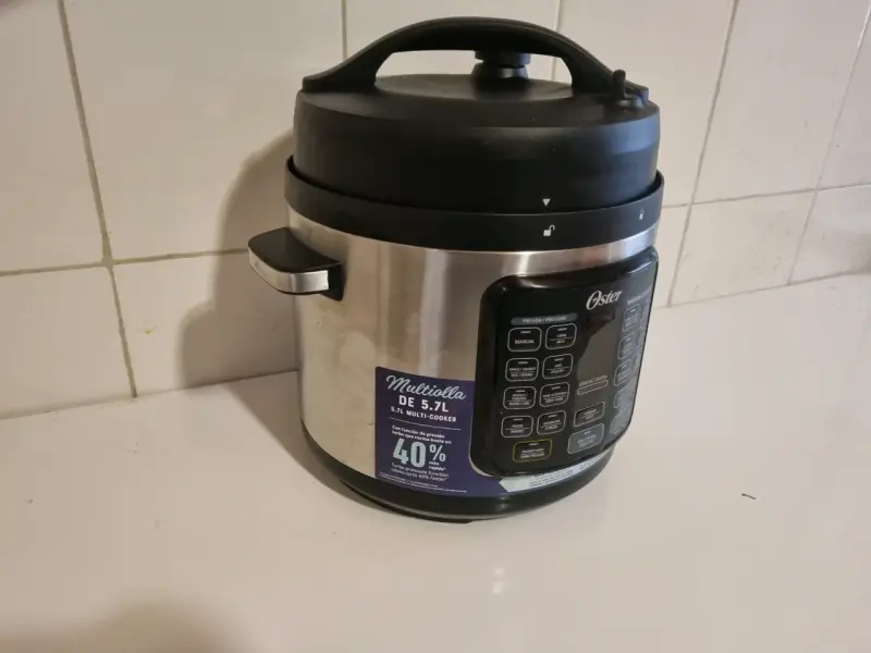 Olla a presión eléctrica Oster 5.7L - 1