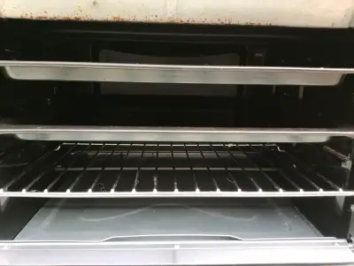 Horno eléctrico en buen estado - miniatura 1
