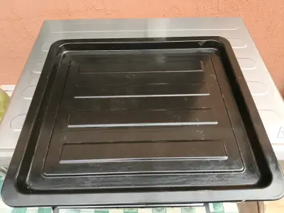 Horno eléctrico en buen estado - miniatura 2