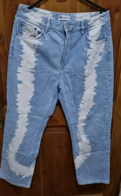 Jeans Zara efecto desteñido azul claro - miniatura 1