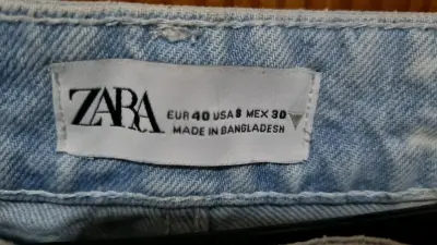 Jeans Zara efecto desteñido azul claro - miniatura 2