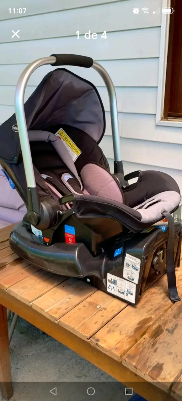 Silla de auto para bebé Bebesit con base - 1