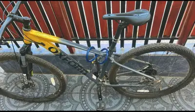 Bicicleta Oxford montaña amarilla y negra - miniatura 1