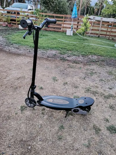 Scooter eléctrico Scoot plegable negro - miniatura 1