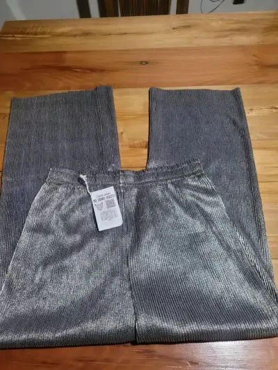 Pantalones plateados brillantes para mujer - miniatura 4