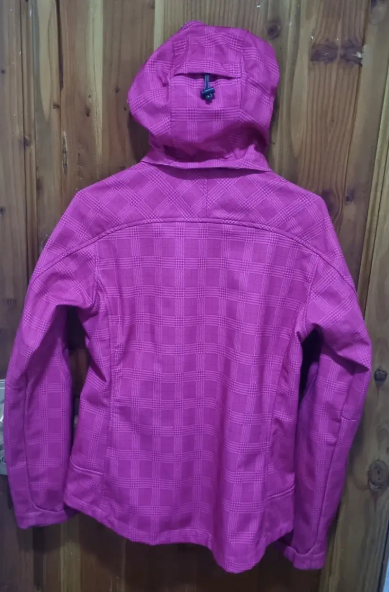 Chaqueta impermeable rosa con capucha - 2