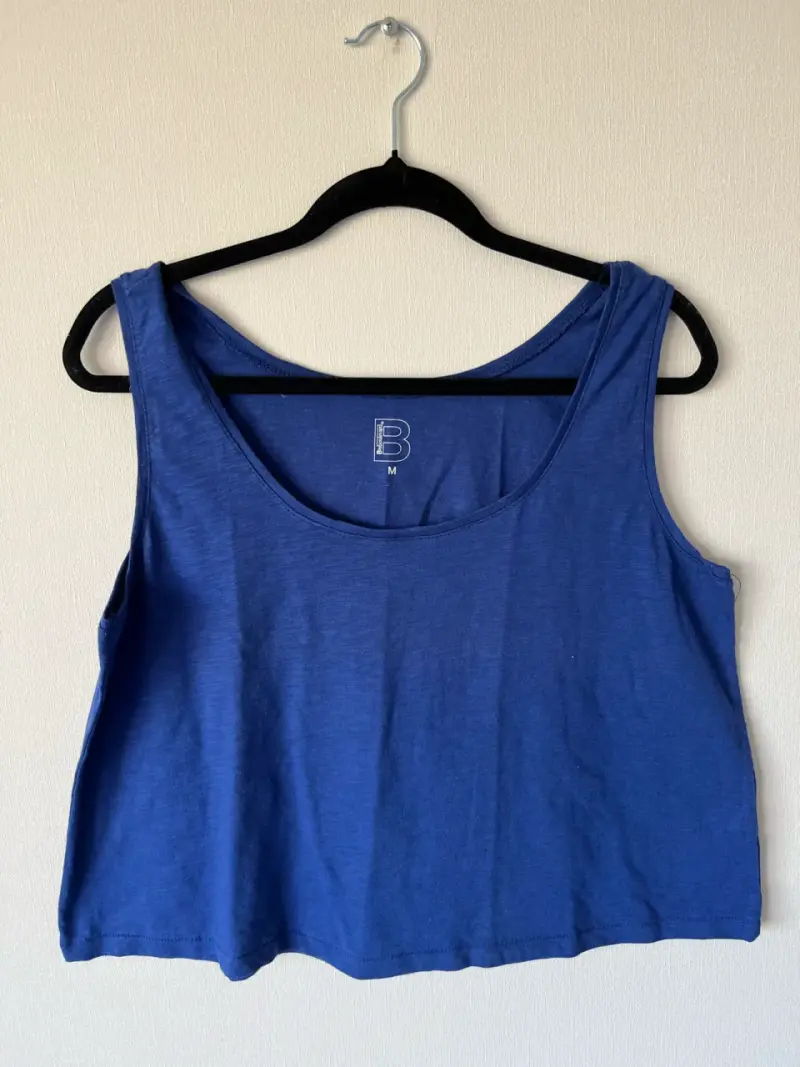 Polera sin mangas azul talla M