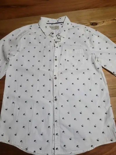 Camisa blanca con estampado de pájaros - miniatura 2