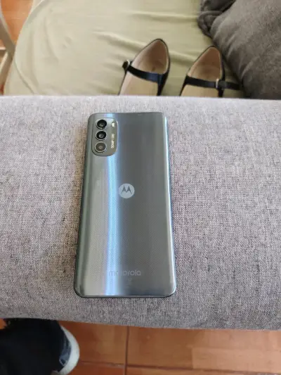 Celular Motorola G82 128GB 6GB RAM 6.5" - miniatura 2
