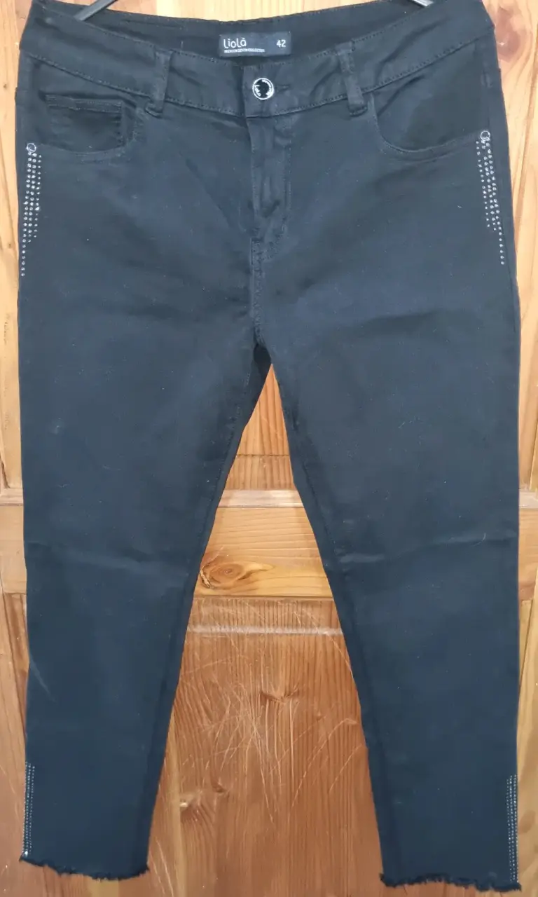 Pantalones negros Liolá con detalles brillantes - 1