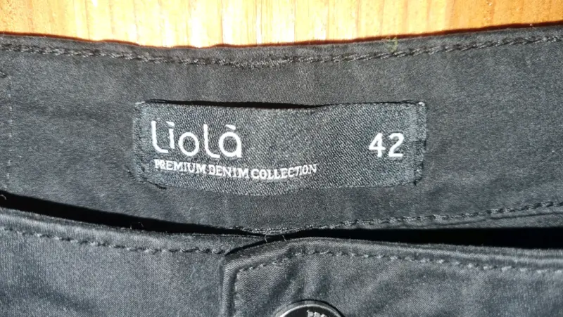 Pantalones negros Liolá con detalles brillantes - 3