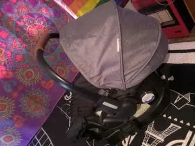 Silla de auto Bebesit negra en buen estado - miniatura 4